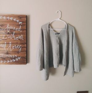 Brandy Melville Grey knit cardigan